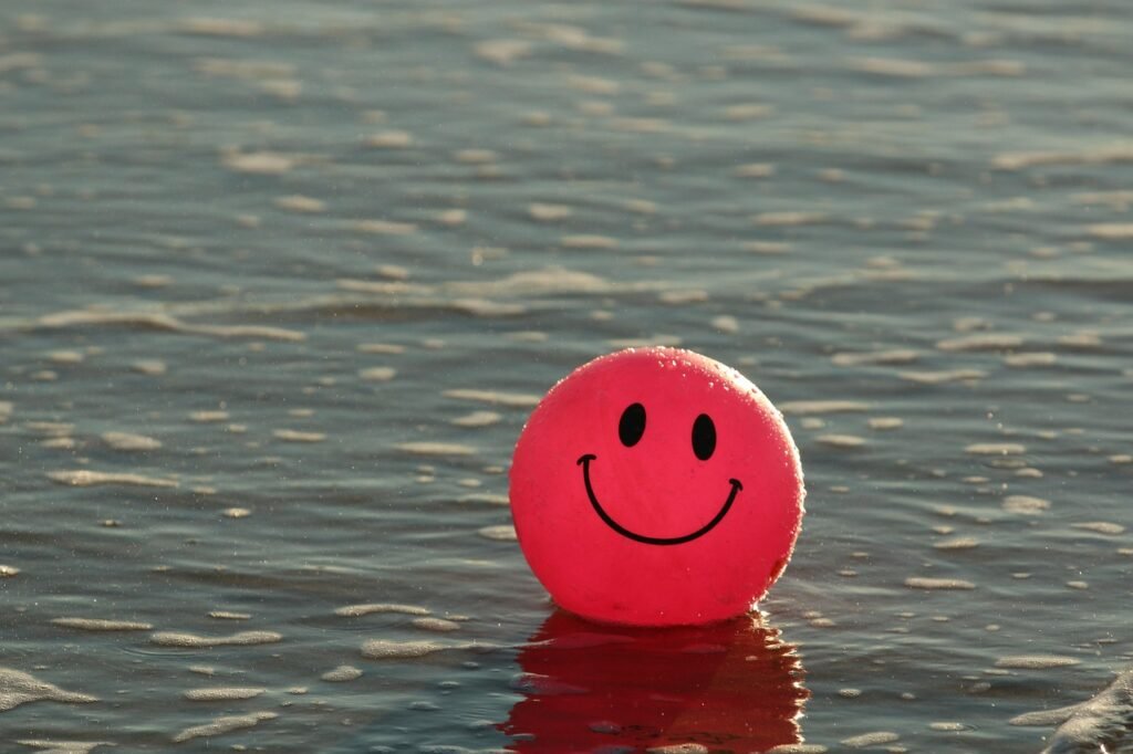 ball, beach, happy, ocean, pink, smile, nature, smiley, gray beach, gray happy, gray sea, gray ocean, gray smile, gray happiness